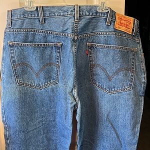 Levi’s comfort fit mens 560 size 40x30 jeans.